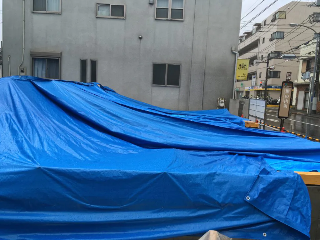 横浜市南区　２世帯住宅注文住宅　雨養生