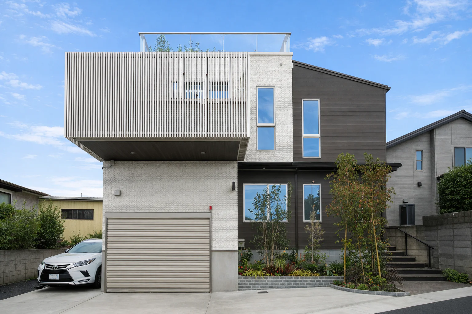 デザイン力×快適性を追求した事務所併用住宅【神奈川区】