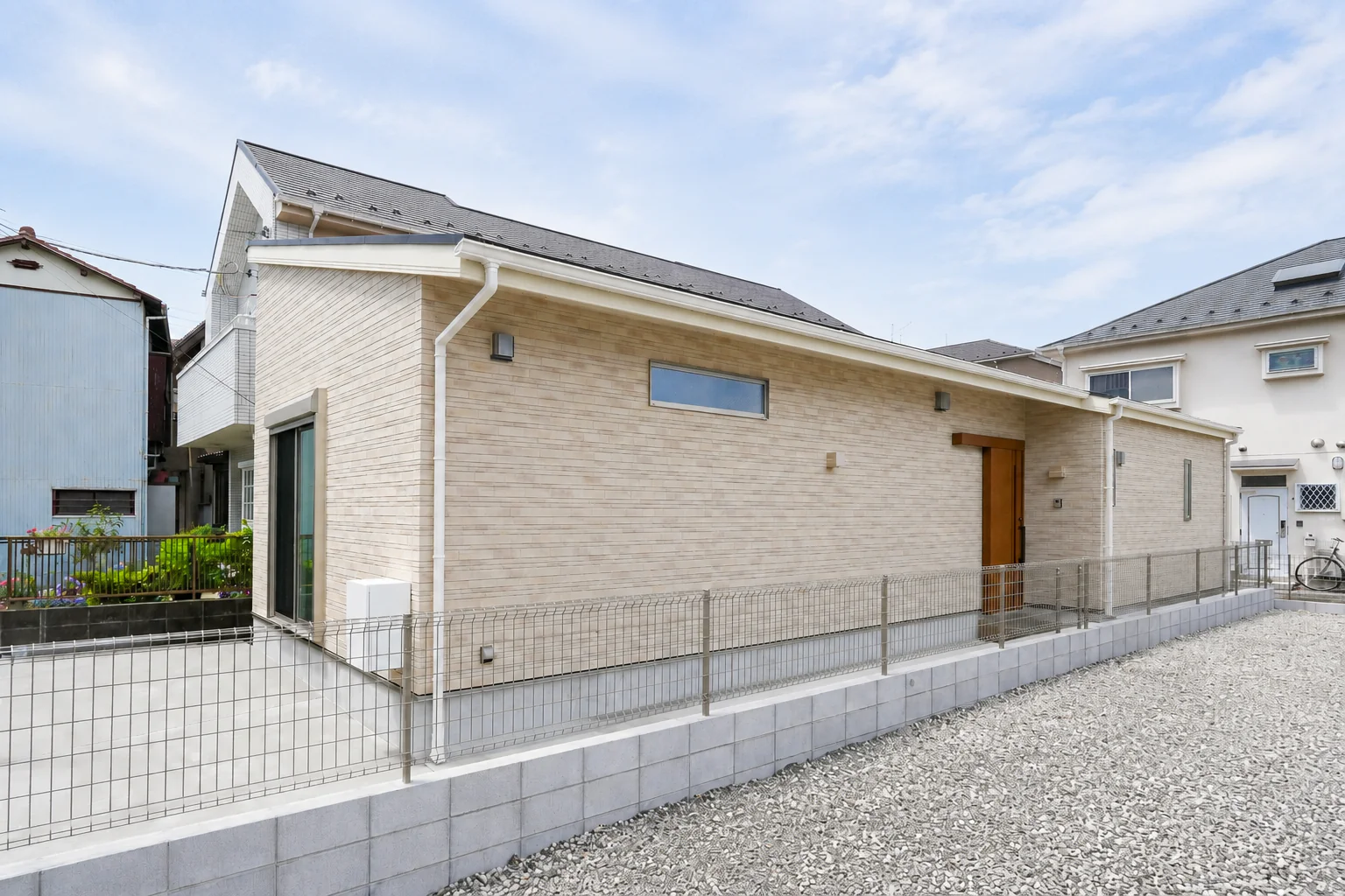 大きな梁が彩る、開放感たっぷりの平屋暮らし【神奈川区】