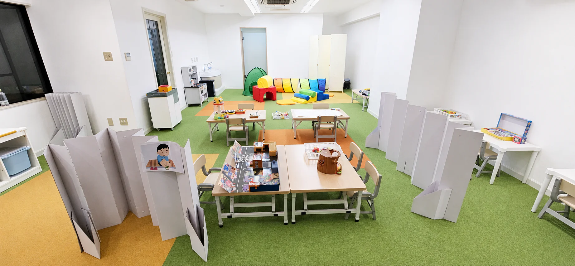 保護中: オフィスから児童発達支援事業所へ。子どもたちが安心して過ごせる空間へリフォーム【都筑区】